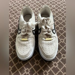 Nike Air Force One size 6 women’s “sage low LX”